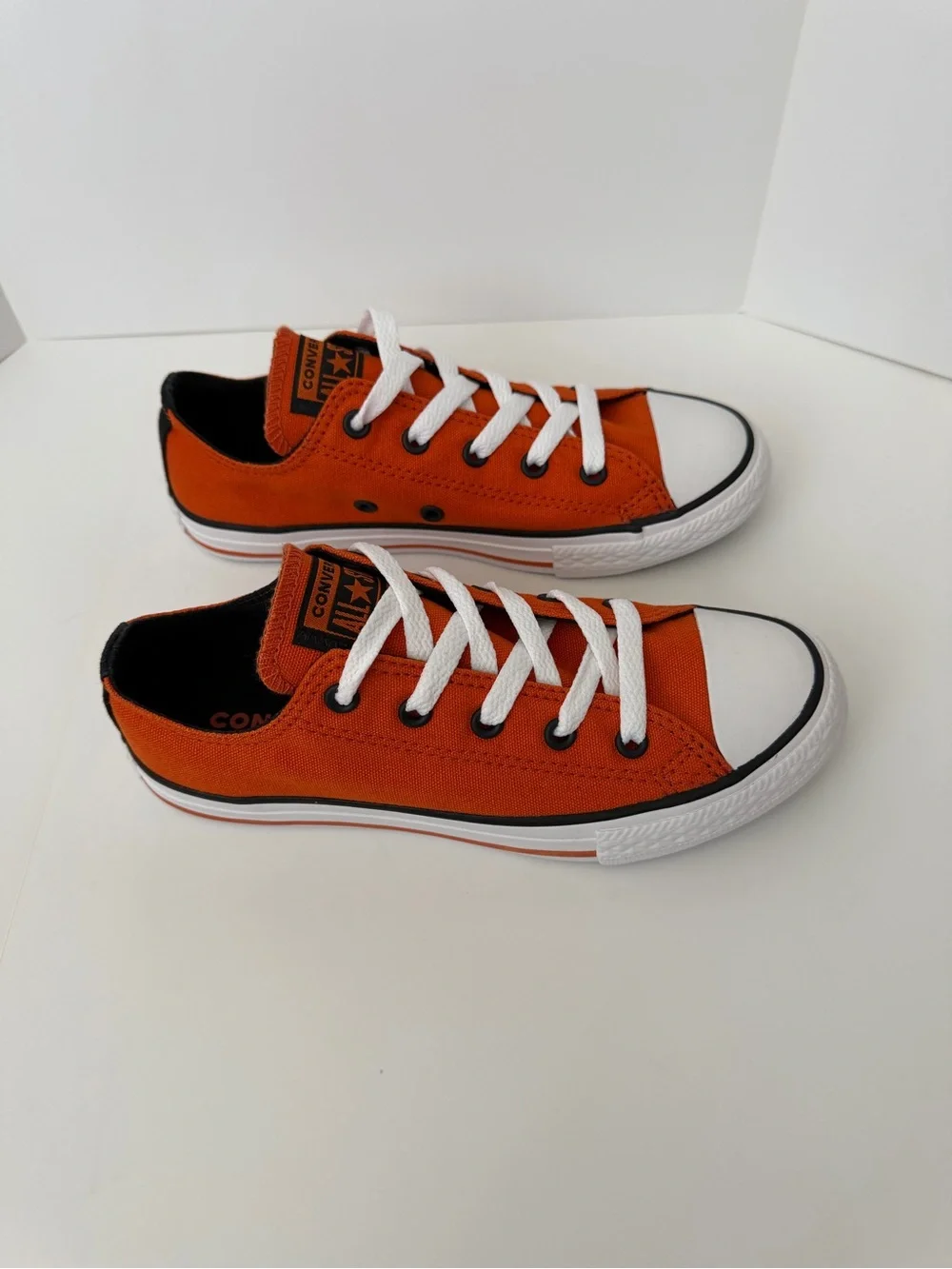 NWT Converse Kids Size 2 Low Top Canvas Sneakers Orange with White Trim